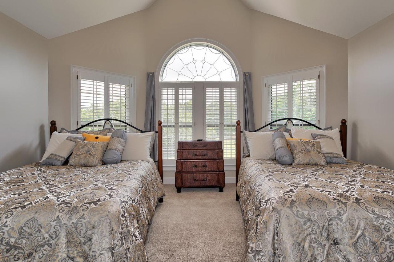 Pleasanton Courtyard Bed And Breakfast Fayetteville Dış mekan fotoğraf