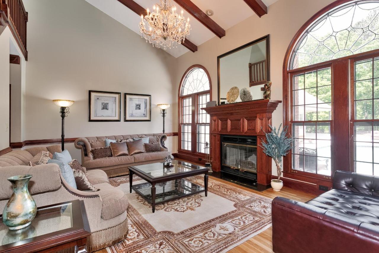 Pleasanton Courtyard Bed And Breakfast Fayetteville Dış mekan fotoğraf